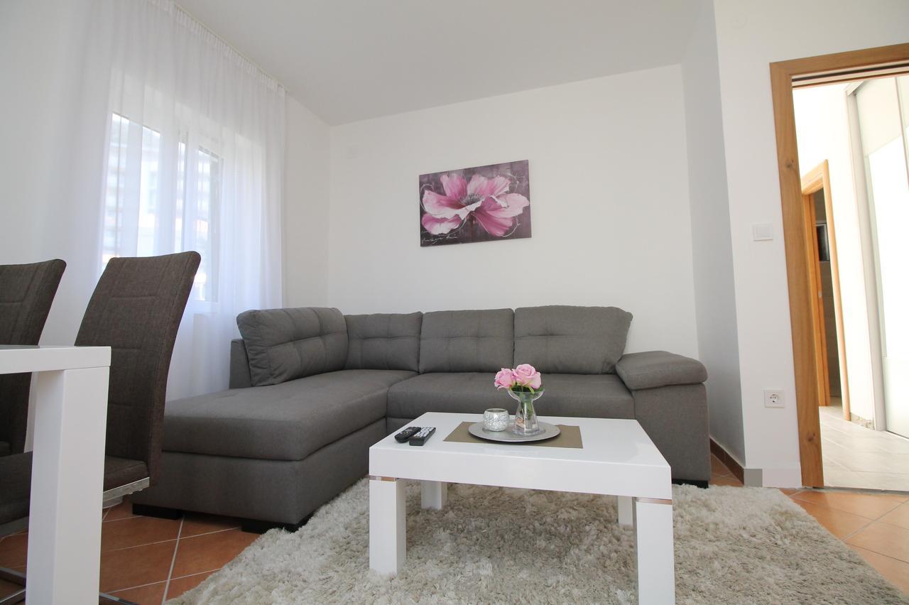 Luxury Apartment Stefan สเวติ สเตฟาน ภายนอก รูปภาพ