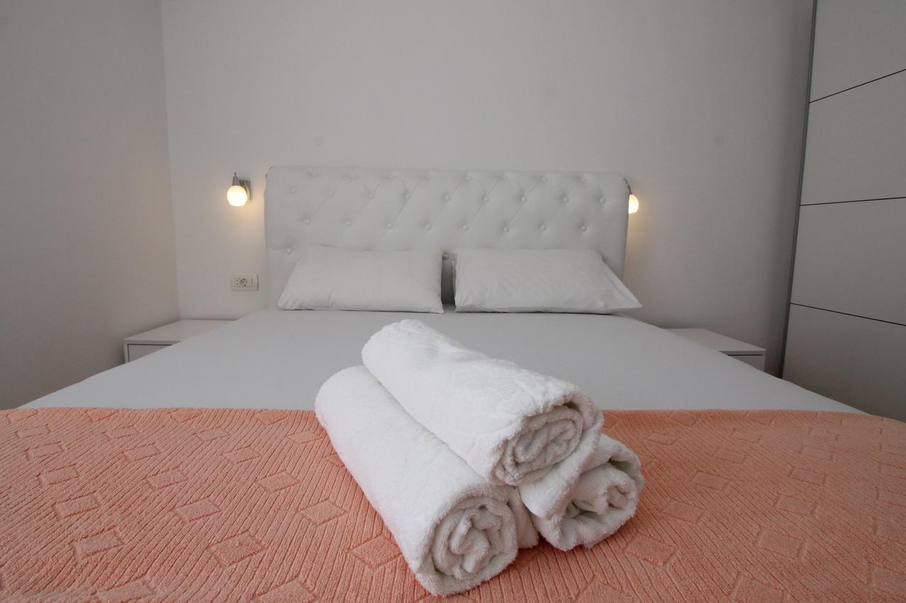 Luxury Apartment Stefan สเวติ สเตฟาน ภายนอก รูปภาพ