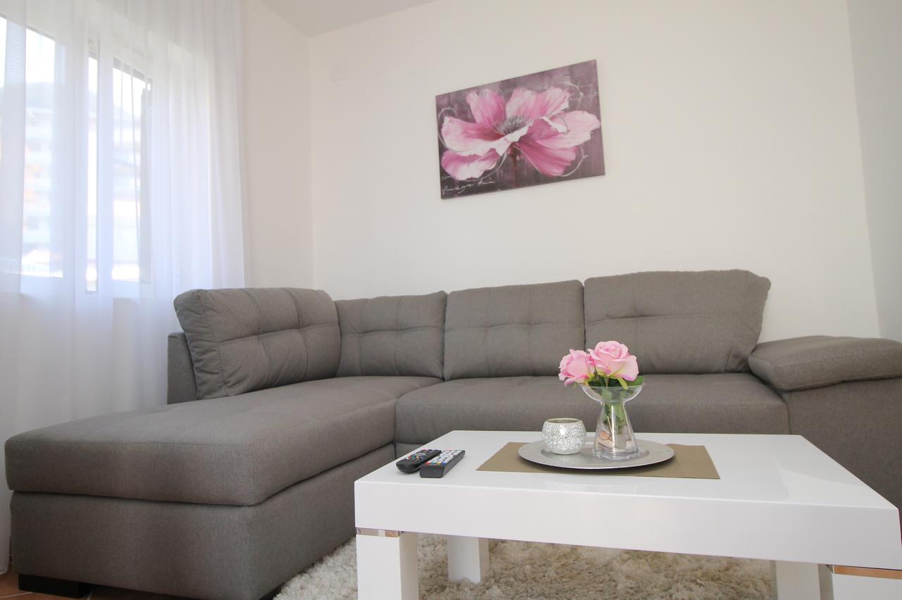 Luxury Apartment Stefan สเวติ สเตฟาน ภายนอก รูปภาพ